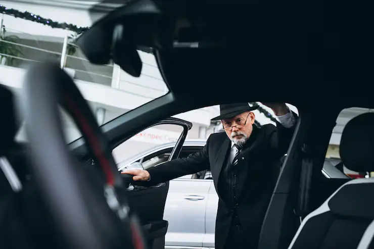 Luxor Fleet Chauffeur London providing executive luxury car services