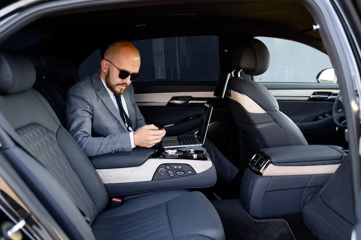 Luxury Private Car Hire High Wycombe with professional chauffeur